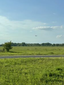 Schlafzimmer Nord - startendes Flugzeug